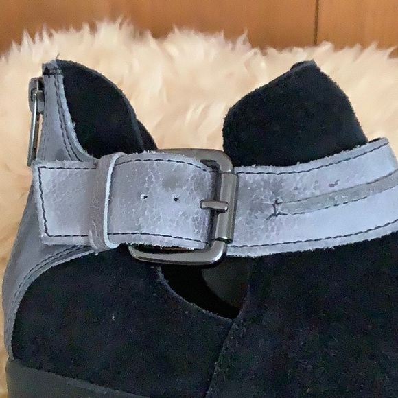 Rebels Black Suede Cut Out Ankle Booties Sz-7.5 - Picture 8 of 14